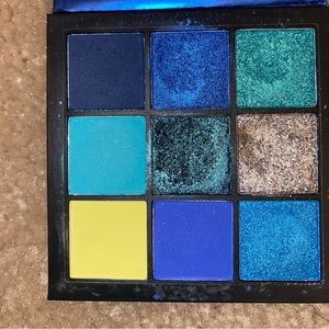 Huda beauty sapphire obsessions